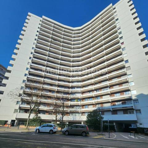 T4 HYPER CENTRE avec balcon et Parking