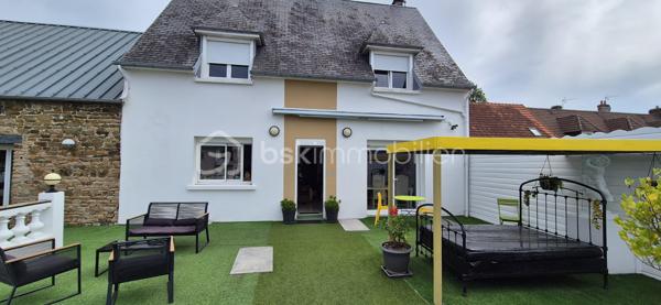 EN EXCLUSIVITE 

Venez découvrir cette magnifique maison d’habitation pleine de charme d’environ 200 m², entièrement rénovée en 2018, implantée sur une parcelle de 1 222 m² dans un environnement calme et agréable. 

Un véritable coup de cœur où il ne reste plus qu’à poser ses valises !
Cette propriété lumineuse et parfaitement entretenue offre de beaux volumes ainsi qu’un potentiel idéal pour une grande famille, une activité de chambres d’hôtes ou encore pour accueillir famille et amis en toute indépendance.

🏡 Au rez-de-chaussée :
Belle pièce de vie lumineuse avec salon / salle à manger et cuisine ouverte aménagée et équipée
Véranda
Salle d’eau avec WC
Superbe suite parentale d’environ 55 m² comprenant : • espace nuit
• salon
• kitchenette
• douche et WC
Un espace totalement indépendant, idéal pour recevoir ou développer une activité touristique.

🛏 À l’étage :
2 chambres avec chacune leur salle de bain privative et kitchenette
1 chambre supplémentaire

🌿 Les extérieurs :
Grande terrasse avec rampe d’accès PMR / handicapé
Grand parking
2 ateliers
Puits
Maison lumineuse et agréable à vivre

⚙️ Prestations :
Pompe à chaleur
Fenêtres double vitrage
Rénovation complète en 2018
Accessibilité facilitée
Quartier calme et recherché

📍Situation idéale : À moins d’1 km de la mer, cette propriété allie confort, charme et potentiel dans un cadre privilégié.

✨ Une maison rare sur le secteur, parfaite aussi bien pour une résidence principale que pour un projet de chambres d’hôtes.

✨ 769 000 € HAI – Honoraires à la charge du vendeur ✨

📞 Contactez-moi pour organiser une visite et découvrir tout le charme de cette propriété au 06 76 01 16 41.