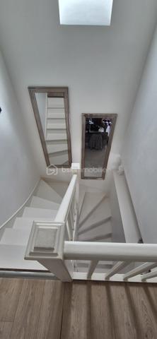 EN EXCLUSIVITE 

Venez découvrir cette magnifique maison d’habitation pleine de charme d’environ 200 m², entièrement rénovée en 2018, implantée sur une parcelle de 1 222 m² dans un environnement calme et agréable. 

Un véritable coup de cœur où il ne reste plus qu’à poser ses valises !
Cette propriété lumineuse et parfaitement entretenue offre de beaux volumes ainsi qu’un potentiel idéal pour une grande famille, une activité de chambres d’hôtes ou encore pour accueillir famille et amis en toute indépendance.

🏡 Au rez-de-chaussée :
Belle pièce de vie lumineuse avec salon / salle à manger et cuisine ouverte aménagée et équipée
Véranda
Salle d’eau avec WC
Superbe suite parentale d’environ 55 m² comprenant : • espace nuit
• salon
• kitchenette
• douche et WC
Un espace totalement indépendant, idéal pour recevoir ou développer une activité touristique.

🛏 À l’étage :
2 chambres avec chacune leur salle de bain privative et kitchenette
1 chambre supplémentaire

🌿 Les extérieurs :
Grande terrasse avec rampe d’accès PMR / handicapé
Grand parking
2 ateliers
Puits
Maison lumineuse et agréable à vivre

⚙️ Prestations :
Pompe à chaleur
Fenêtres double vitrage
Rénovation complète en 2018
Accessibilité facilitée
Quartier calme et recherché

📍Situation idéale : À moins d’1 km de la mer, cette propriété allie confort, charme et potentiel dans un cadre privilégié.

✨ Une maison rare sur le secteur, parfaite aussi bien pour une résidence principale que pour un projet de chambres d’hôtes.

✨ 769 000 € HAI – Honoraires à la charge du vendeur ✨

📞 Contactez-moi pour organiser une visite et découvrir tout le charme de cette propriété au 06 76 01 16 41.