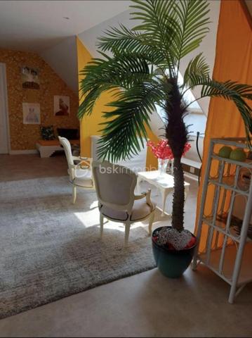 EN EXCLUSIVITE 

Venez découvrir cette magnifique maison d’habitation pleine de charme d’environ 200 m², entièrement rénovée en 2018, implantée sur une parcelle de 1 222 m² dans un environnement calme et agréable. 

Un véritable coup de cœur où il ne reste plus qu’à poser ses valises !
Cette propriété lumineuse et parfaitement entretenue offre de beaux volumes ainsi qu’un potentiel idéal pour une grande famille, une activité de chambres d’hôtes ou encore pour accueillir famille et amis en toute indépendance.

🏡 Au rez-de-chaussée :
Belle pièce de vie lumineuse avec salon / salle à manger et cuisine ouverte aménagée et équipée
Véranda
Salle d’eau avec WC
Superbe suite parentale d’environ 55 m² comprenant : • espace nuit
• salon
• kitchenette
• douche et WC
Un espace totalement indépendant, idéal pour recevoir ou développer une activité touristique.

🛏 À l’étage :
2 chambres avec chacune leur salle de bain privative et kitchenette
1 chambre supplémentaire

🌿 Les extérieurs :
Grande terrasse avec rampe d’accès PMR / handicapé
Grand parking
2 ateliers
Puits
Maison lumineuse et agréable à vivre

⚙️ Prestations :
Pompe à chaleur
Fenêtres double vitrage
Rénovation complète en 2018
Accessibilité facilitée
Quartier calme et recherché

📍Situation idéale : À moins d’1 km de la mer, cette propriété allie confort, charme et potentiel dans un cadre privilégié.

✨ Une maison rare sur le secteur, parfaite aussi bien pour une résidence principale que pour un projet de chambres d’hôtes.

✨ 769 000 € HAI – Honoraires à la charge du vendeur ✨

📞 Contactez-moi pour organiser une visite et découvrir tout le charme de cette propriété au 06 76 01 16 41.