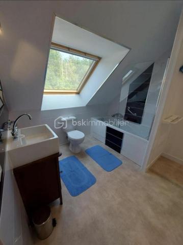EN EXCLUSIVITE 

Venez découvrir cette magnifique maison d’habitation pleine de charme d’environ 200 m², entièrement rénovée en 2018, implantée sur une parcelle de 1 222 m² dans un environnement calme et agréable. 

Un véritable coup de cœur où il ne reste plus qu’à poser ses valises !
Cette propriété lumineuse et parfaitement entretenue offre de beaux volumes ainsi qu’un potentiel idéal pour une grande famille, une activité de chambres d’hôtes ou encore pour accueillir famille et amis en toute indépendance.

🏡 Au rez-de-chaussée :
Belle pièce de vie lumineuse avec salon / salle à manger et cuisine ouverte aménagée et équipée
Véranda
Salle d’eau avec WC
Superbe suite parentale d’environ 55 m² comprenant : • espace nuit
• salon
• kitchenette
• douche et WC
Un espace totalement indépendant, idéal pour recevoir ou développer une activité touristique.

🛏 À l’étage :
2 chambres avec chacune leur salle de bain privative et kitchenette
1 chambre supplémentaire

🌿 Les extérieurs :
Grande terrasse avec rampe d’accès PMR / handicapé
Grand parking
2 ateliers
Puits
Maison lumineuse et agréable à vivre

⚙️ Prestations :
Pompe à chaleur
Fenêtres double vitrage
Rénovation complète en 2018
Accessibilité facilitée
Quartier calme et recherché

📍Situation idéale : À moins d’1 km de la mer, cette propriété allie confort, charme et potentiel dans un cadre privilégié.

✨ Une maison rare sur le secteur, parfaite aussi bien pour une résidence principale que pour un projet de chambres d’hôtes.

✨ 769 000 € HAI – Honoraires à la charge du vendeur ✨

📞 Contactez-moi pour organiser une visite et découvrir tout le charme de cette propriété au 06 76 01 16 41.