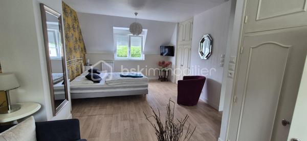 EN EXCLUSIVITE 

Venez découvrir cette magnifique maison d’habitation pleine de charme d’environ 200 m², entièrement rénovée en 2018, implantée sur une parcelle de 1 222 m² dans un environnement calme et agréable. 

Un véritable coup de cœur où il ne reste plus qu’à poser ses valises !
Cette propriété lumineuse et parfaitement entretenue offre de beaux volumes ainsi qu’un potentiel idéal pour une grande famille, une activité de chambres d’hôtes ou encore pour accueillir famille et amis en toute indépendance.

🏡 Au rez-de-chaussée :
Belle pièce de vie lumineuse avec salon / salle à manger et cuisine ouverte aménagée et équipée
Véranda
Salle d’eau avec WC
Superbe suite parentale d’environ 55 m² comprenant : • espace nuit
• salon
• kitchenette
• douche et WC
Un espace totalement indépendant, idéal pour recevoir ou développer une activité touristique.

🛏 À l’étage :
2 chambres avec chacune leur salle de bain privative et kitchenette
1 chambre supplémentaire

🌿 Les extérieurs :
Grande terrasse avec rampe d’accès PMR / handicapé
Grand parking
2 ateliers
Puits
Maison lumineuse et agréable à vivre

⚙️ Prestations :
Pompe à chaleur
Fenêtres double vitrage
Rénovation complète en 2018
Accessibilité facilitée
Quartier calme et recherché

📍Situation idéale : À moins d’1 km de la mer, cette propriété allie confort, charme et potentiel dans un cadre privilégié.

✨ Une maison rare sur le secteur, parfaite aussi bien pour une résidence principale que pour un projet de chambres d’hôtes.

✨ 769 000 € HAI – Honoraires à la charge du vendeur ✨

📞 Contactez-moi pour organiser une visite et découvrir tout le charme de cette propriété au 06 76 01 16 41.