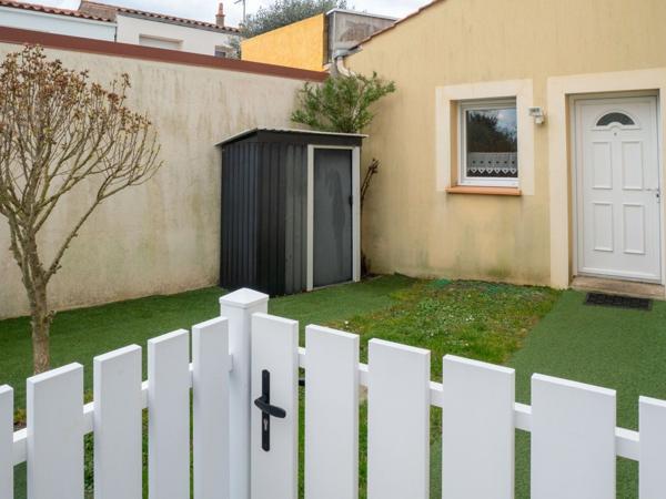 Maison Les Sables D Olonne 3 pièces 2 chambres jardinet 2 parkings 1 km centre ville