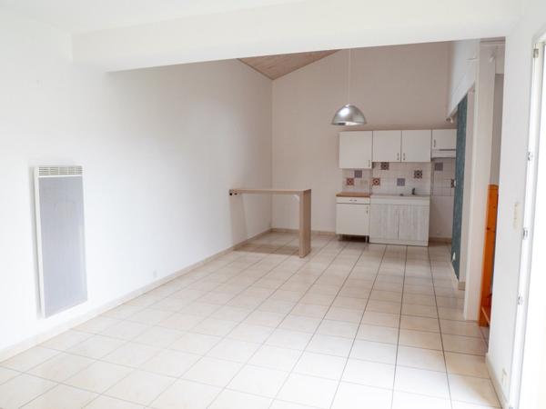 Maison Les Sables D Olonne 3 pièces 2 chambres jardinet 2 parkings 1 km centre ville