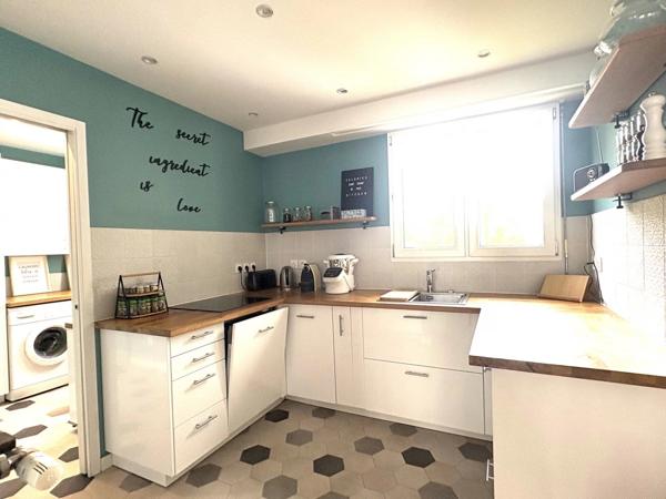 Location                                                      Appartement
                        
                     6 pièces                      130 m2                     à Nantes