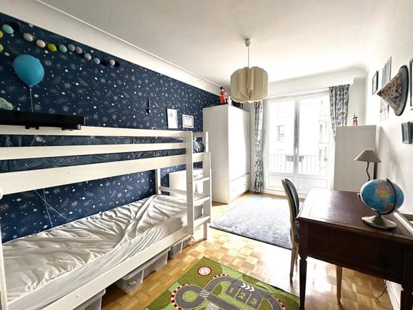 Location                                                      Appartement
                        
                     6 pièces                      130 m2                     à Nantes
