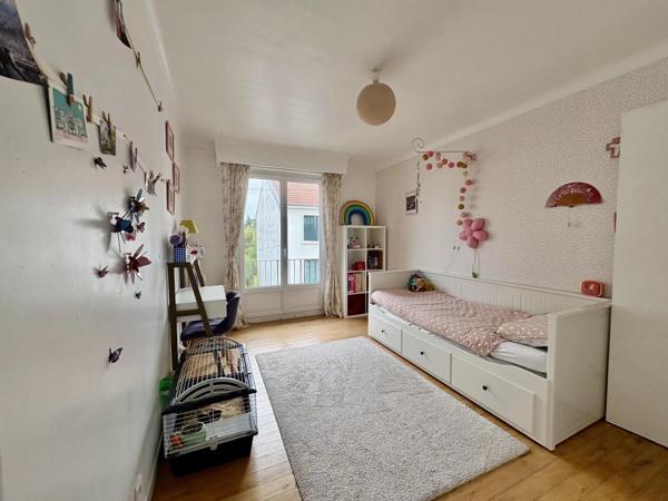 Location                                                      Appartement
                        
                     6 pièces                      130 m2                     à Nantes