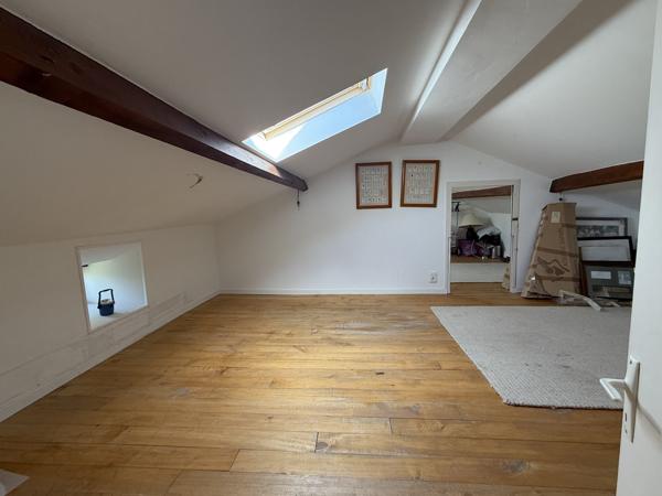 Bourg-de-Visa (82190) BOURG DE VISA Authentique maison en pierre avec 4 chambres, grange et piscine 4857m2 jardin