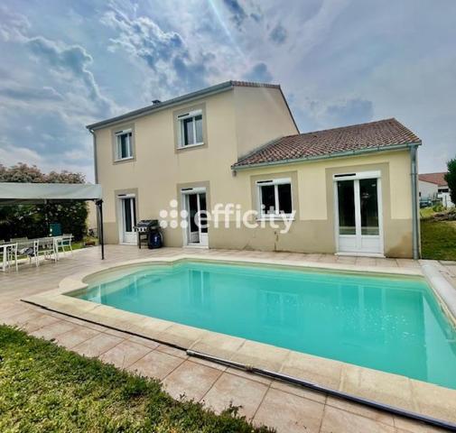 Maison
         6 pièces
        - 155 m² 370 000 € *