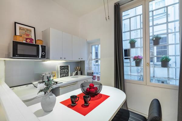 Paris 3e - Saint-Claude | Studio de charme avec mezzanine au cœur du Marais