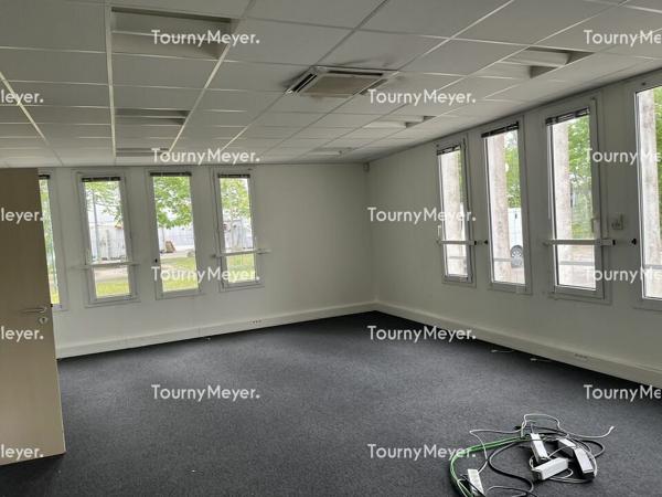 IMMEUBLE BUREAUX A VENDRE- A LOUER BORDEAUX LAC