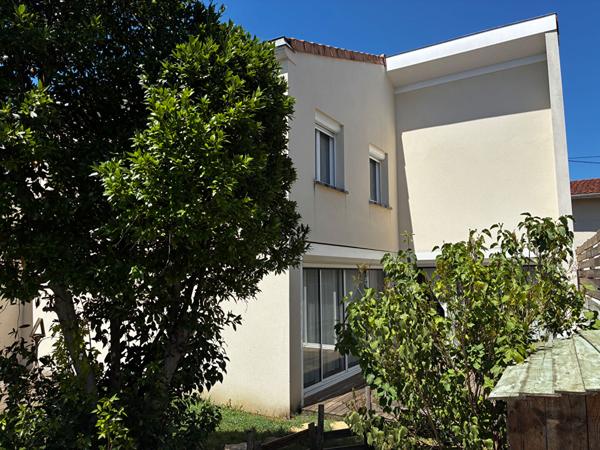 ST GENES Maison 6 pièces d'environ 160 m2 sur parcelle de 253 m2