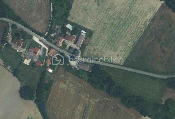 Terrain de 5 862 m²