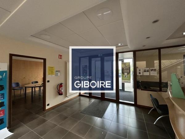 Local d'activites 2087 m² à vendre LA MEZIERE (réf : 35.0486)