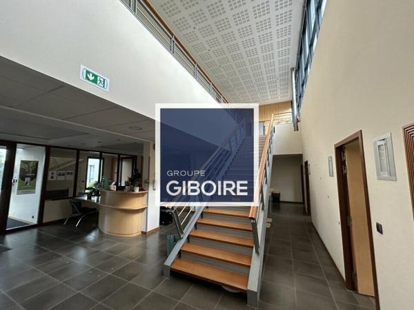 Local d'activites 2087 m² à vendre LA MEZIERE (réf : 35.0486)
