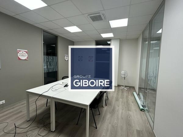 Local d'activites 2087 m² à vendre LA MEZIERE (réf : 35.0486)