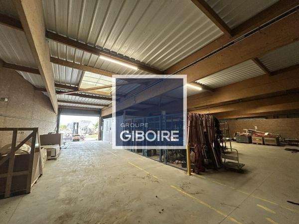 Local d'activites 2087 m² à vendre LA MEZIERE (réf : 35.0486)
