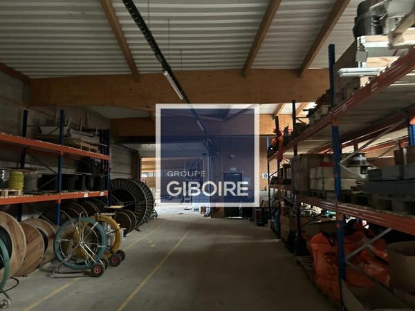 Local d'activites 2087 m² à vendre LA MEZIERE (réf : 35.0486)