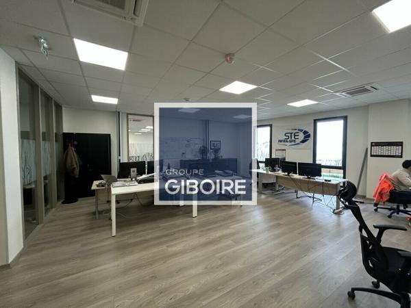 Local d'activites 2087 m² à vendre LA MEZIERE (réf : 35.0486)