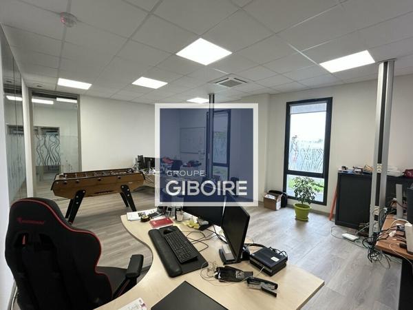 Local d'activites 2087 m² à vendre LA MEZIERE (réf : 35.0486)