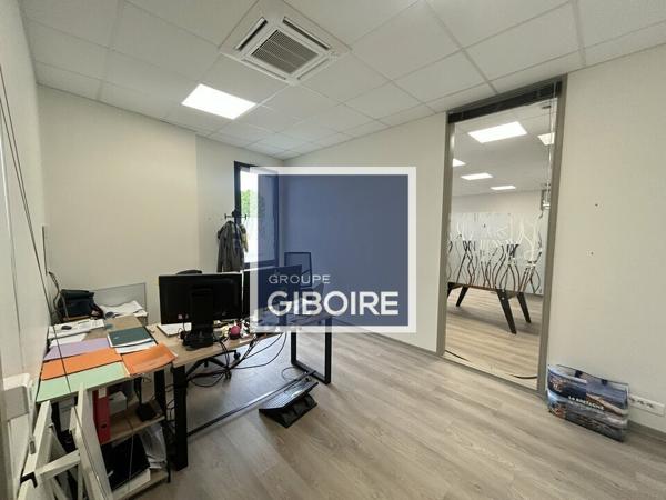 Local d'activites 2087 m² à vendre LA MEZIERE (réf : 35.0486)