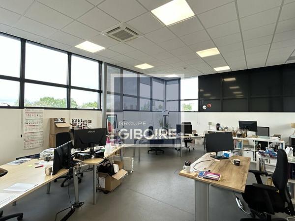 Local d'activites 2087 m² à vendre LA MEZIERE (réf : 35.0486)