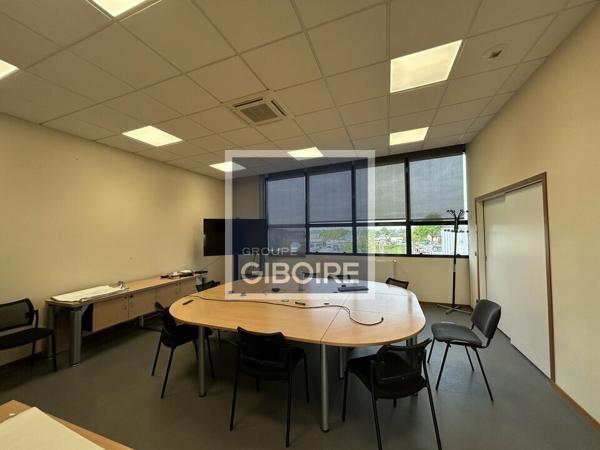Local d'activites 2087 m² à vendre LA MEZIERE (réf : 35.0486)