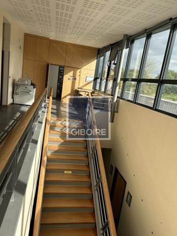 Local d'activites 2087 m² à vendre LA MEZIERE (réf : 35.0486)