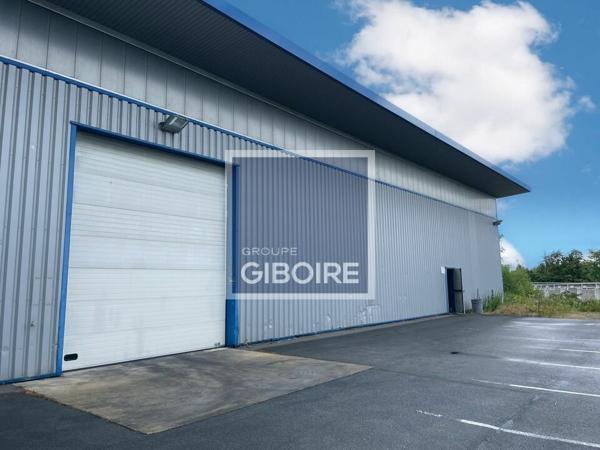 Local d'activites 975 m² à louer BOUGUENAIS (réf : 44.018945)