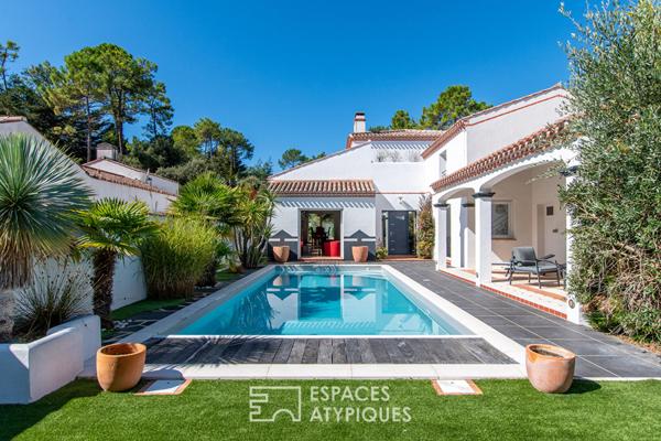 Grande propriété contemporaine en bord de mer