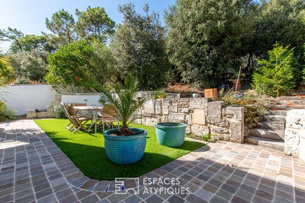 Grande propriété contemporaine en bord de mer