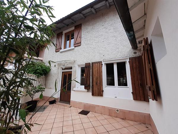 Maison 3 pièces - 90 m² Jardin & Double garage - Miribel centre