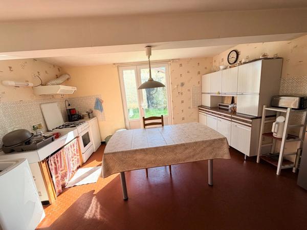 Maison 6 pièces (194M2 habitable) avec terrain divisible et garage aménageable dans la centre de GABARRET (40)