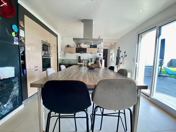 Maison à vendre à Taden proche Dinan- 5 pièces, 4 chambres dont une au rez-de-chaussée, 1256m² de terrain