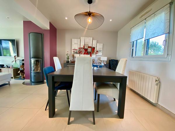 Maison à vendre à Taden proche Dinan- 5 pièces, 4 chambres dont une au rez-de-chaussée, 1256m² de terrain