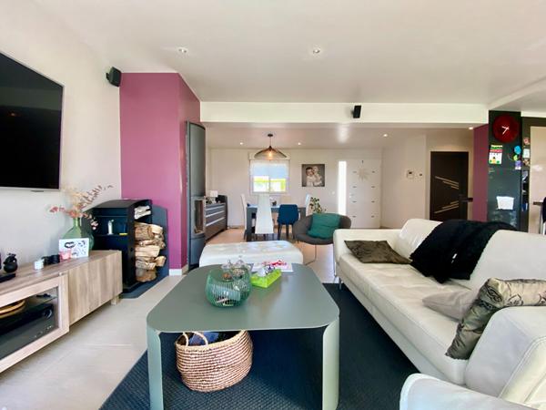 Maison à vendre à Taden proche Dinan- 5 pièces, 4 chambres dont une au rez-de-chaussée, 1256m² de terrain
