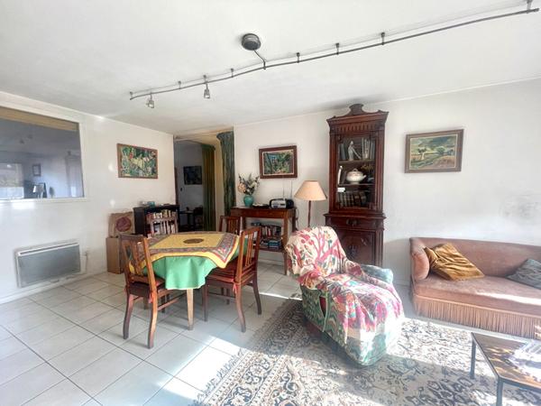 APPARTEMENT CENTRE MOUANS SARTOUX DE TYPE 3/4 PIECES