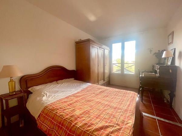 APPARTEMENT CENTRE MOUANS SARTOUX DE TYPE 3/4 PIECES