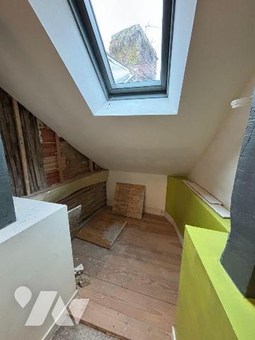 Exclusivement à l'Etude, Rue de la Pinterie, Immeuble proposant 2 locaux au rez-de-chaussée de ...
