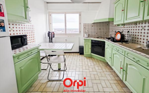 Appartement à vendre    3 pièces •  Montluçon