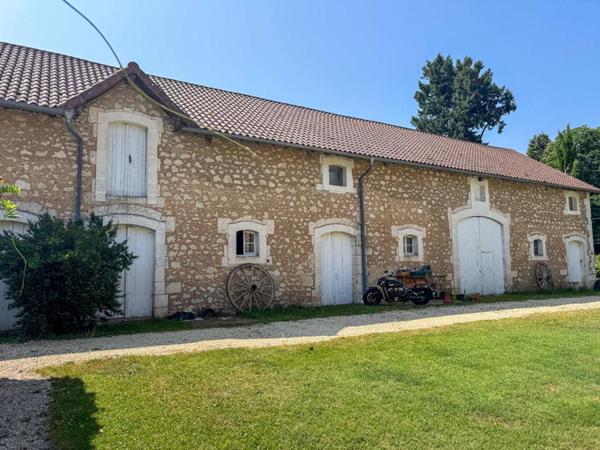 A vendre, superbe propriété de charme à BASSILLAC ET AUBEROCHE 24330