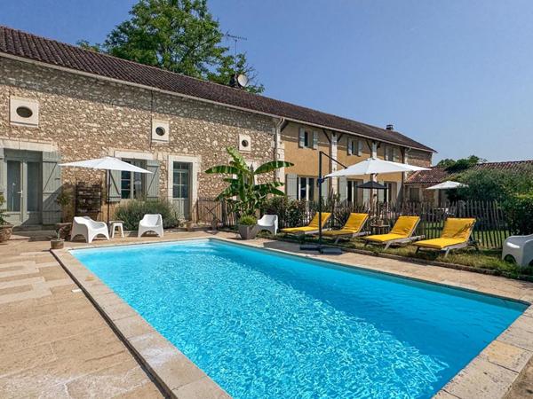 A vendre, superbe propriété de charme à BASSILLAC ET AUBEROCHE 24330