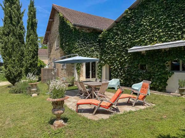 A vendre, superbe propriété de charme à BASSILLAC ET AUBEROCHE 24330
