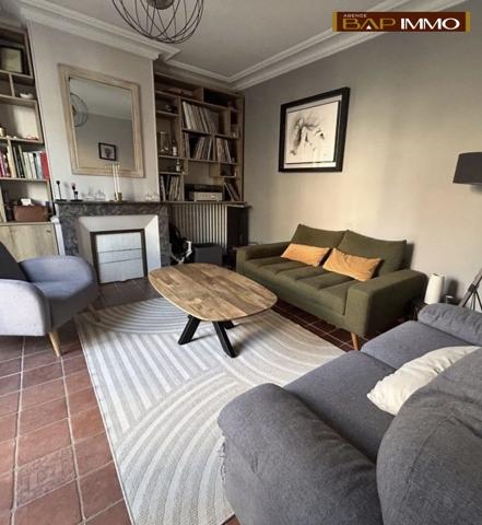 - A LOUER EN PLEIN CENTRE VILLE / F7 -