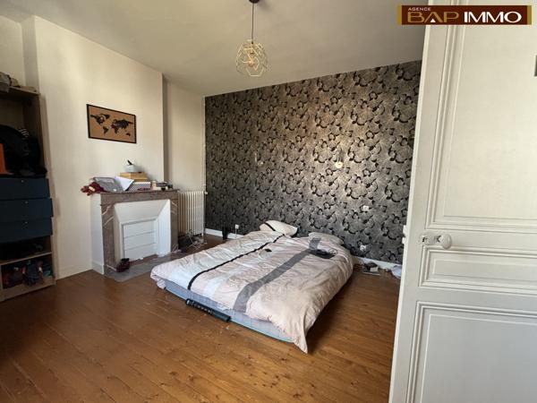 - A LOUER EN PLEIN CENTRE VILLE / F7 -