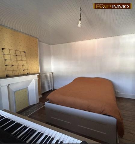 - A LOUER EN PLEIN CENTRE VILLE / F7 -