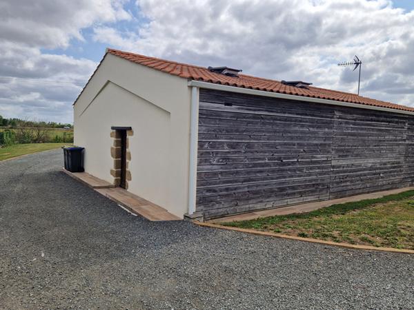 Maison 3 CHAMBRES - LE PERRIER (eau et électricité comprise)