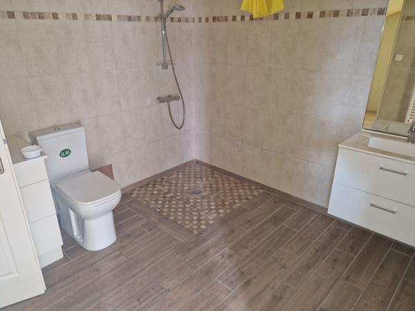 Maison 3 CHAMBRES - LE PERRIER (eau et électricité comprise)