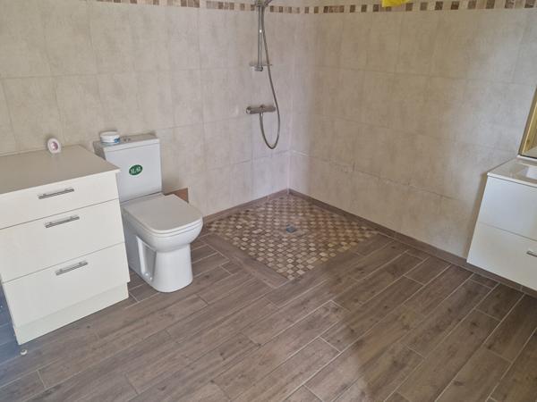 Maison 3 CHAMBRES - LE PERRIER (eau et électricité comprise)