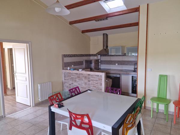 Maison 3 CHAMBRES - LE PERRIER (eau et électricité comprise)